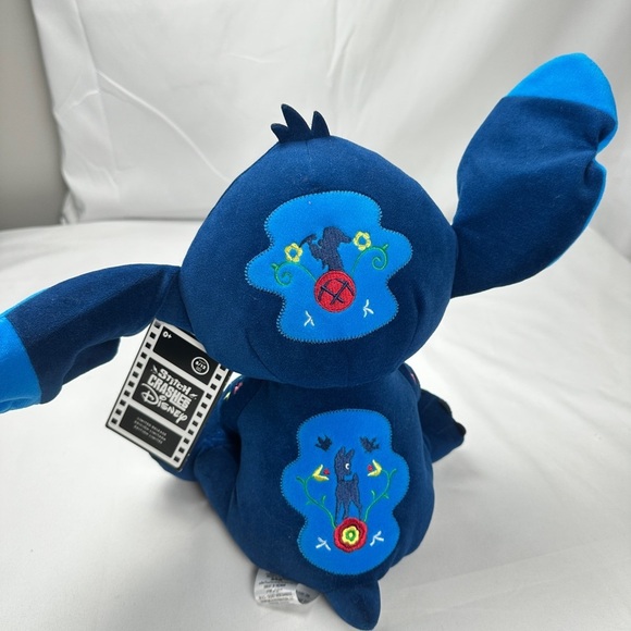 NWT - Stitch Crashes Disney Snow White - Picture 5 of 7
